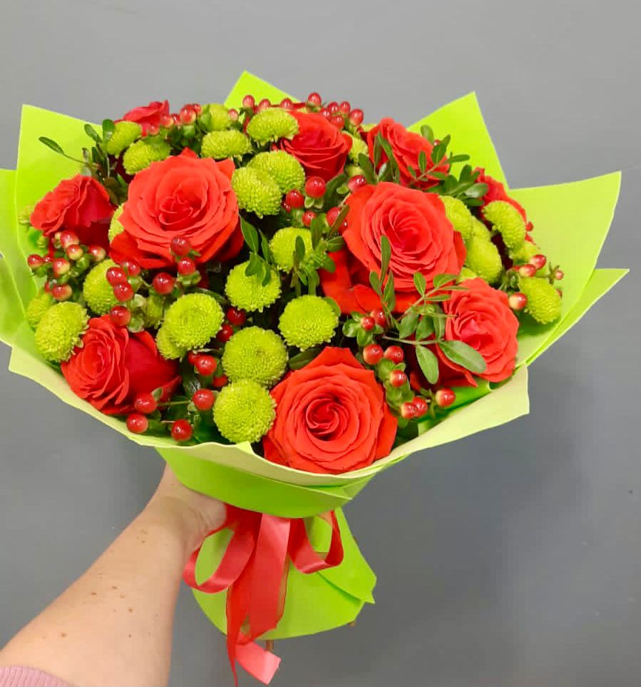 Букет цветов из: Хризантемы и Розы в Велижи