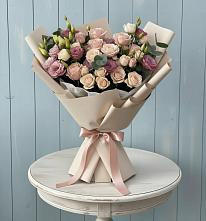 Букет цветов из:  Розы и Лизиантусы в Велижи