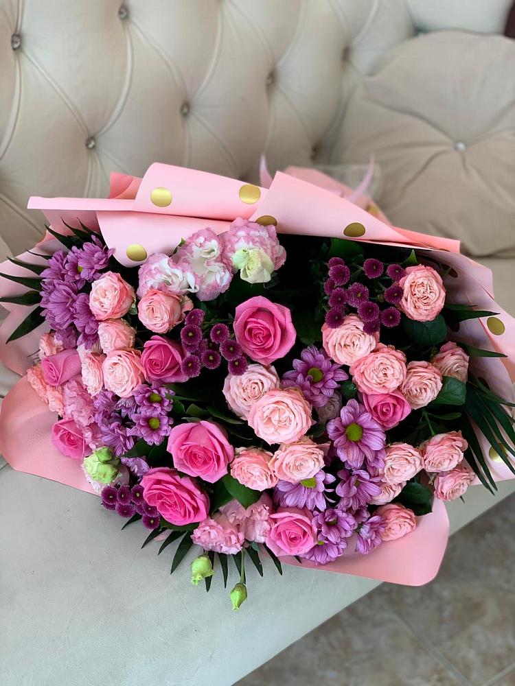 Букет цветов из: Хризантемы, Розы и Лизиантусы в Велижи