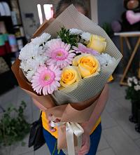 Букет цветов из:  Герберы, Розы и Хризантемы в Велижи