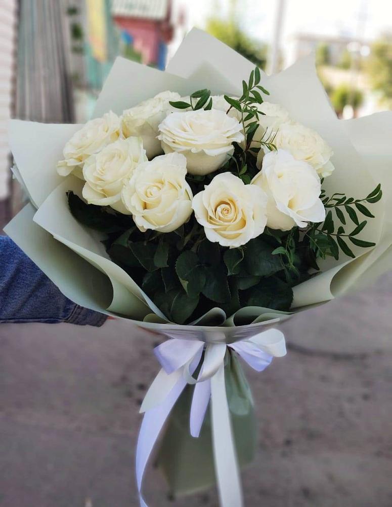 Букет Белые розы Проуд в Велижи