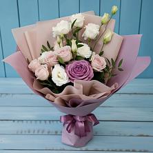 Букет цветов из:  Розы и Лизиантусы в Велижи