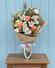 Букет цветов из:  Альстромерии, Лизиантусы, Розы и Хризантемы #REPLACE_PRED# Велижи