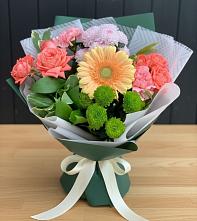 Букет цветов из:  Гвоздики, Розы, Герберы и Хризантемы в Велижи