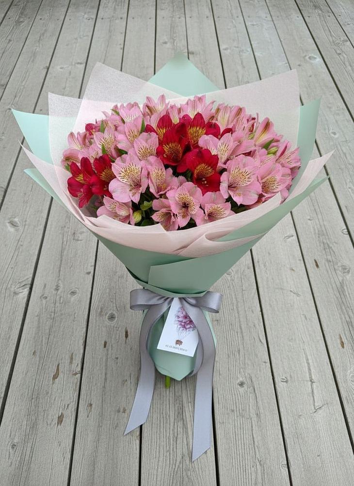 Букет цветов из: Альстромерии в Велижи