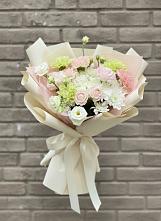 Букет цветов из:  Гвоздики, Розы, Лизиантусы и Хризантемы в Велижи