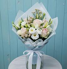 Букет цветов из:  Розы и Лизиантусы в Велижи