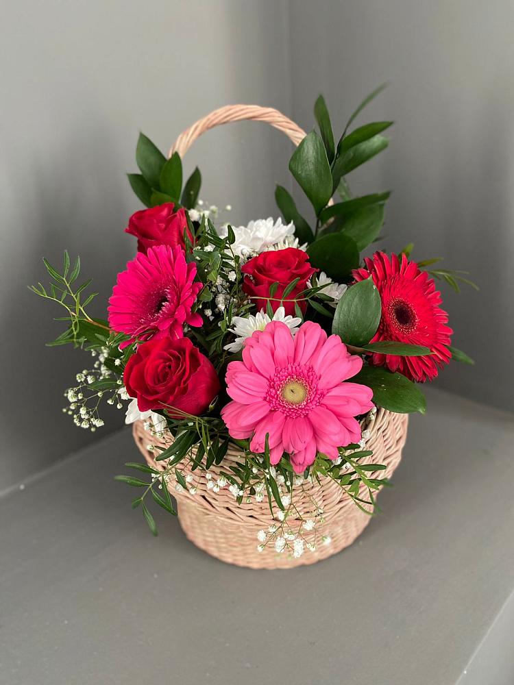 Цветочная композиция из Розы, Хризантемы и Герберы в корзине в Велижи