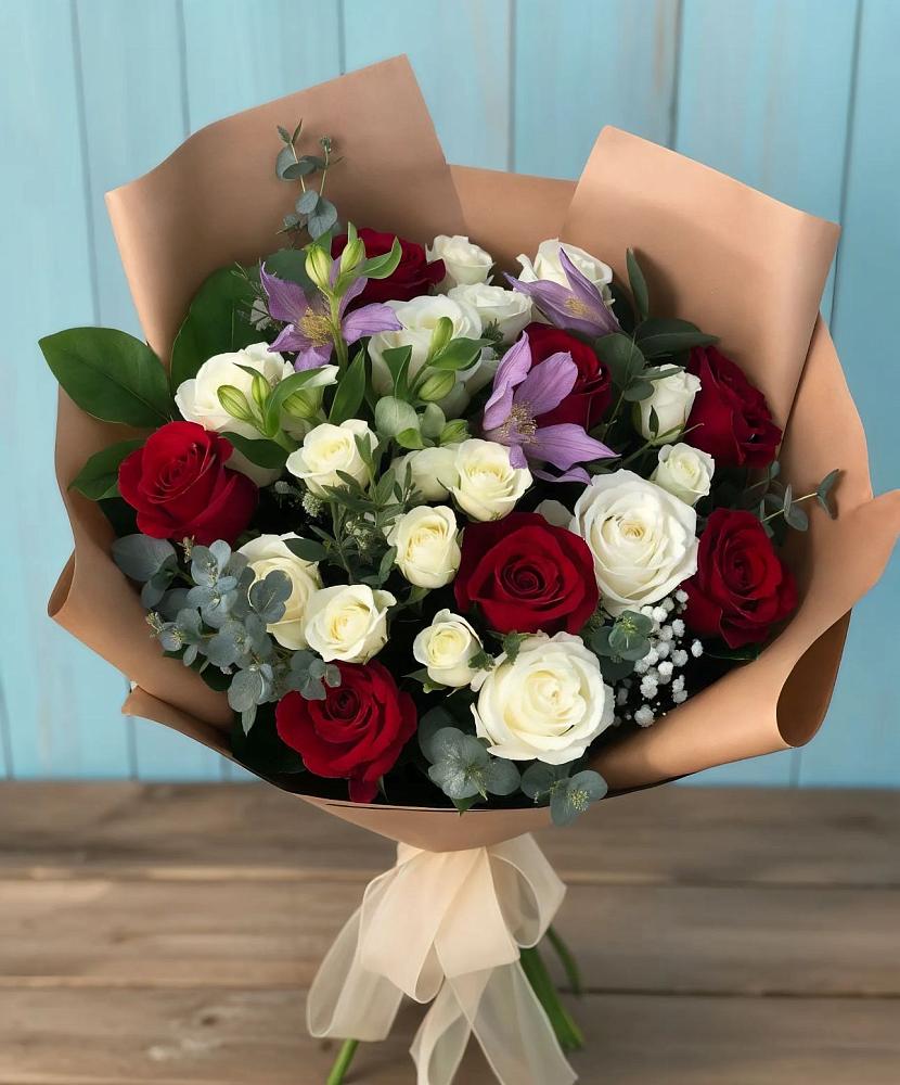 Букет цветов из: Розы и Альстромерии в Велижи