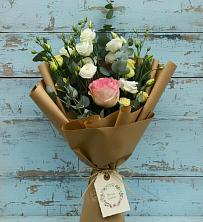 Букет цветов из:  Розы и Лизиантусы в Велижи