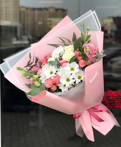 Букет цветов из: Розы, Лизиантусы и Хризантемы в Велижи