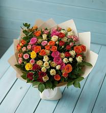 Букет Микс из разноцветных кустовых роз в Велижи