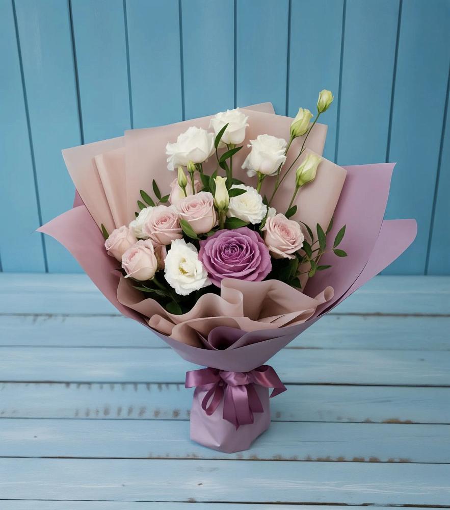 Букет цветов из: Розы и Лизиантусы в Велижи