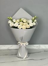 Букет цветов из:  Розы и Лизиантусы в Велижи